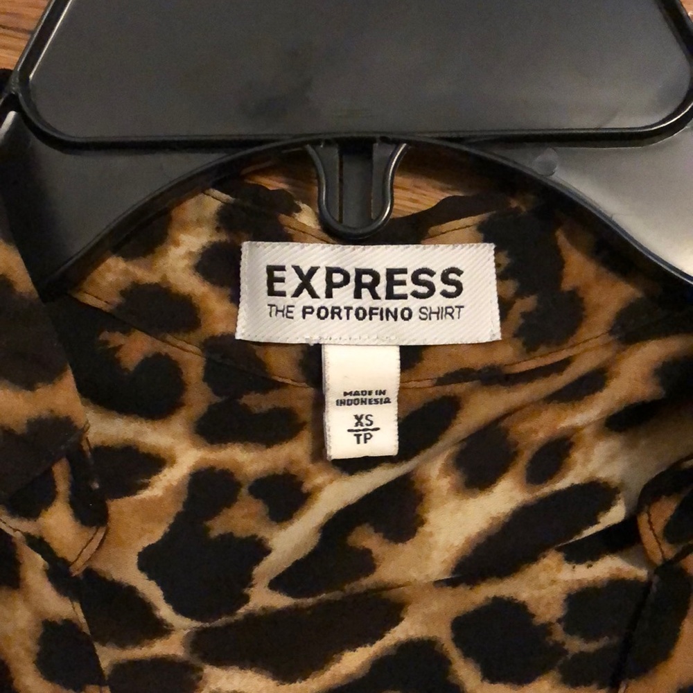 Express button down top - Picture 3 of 3